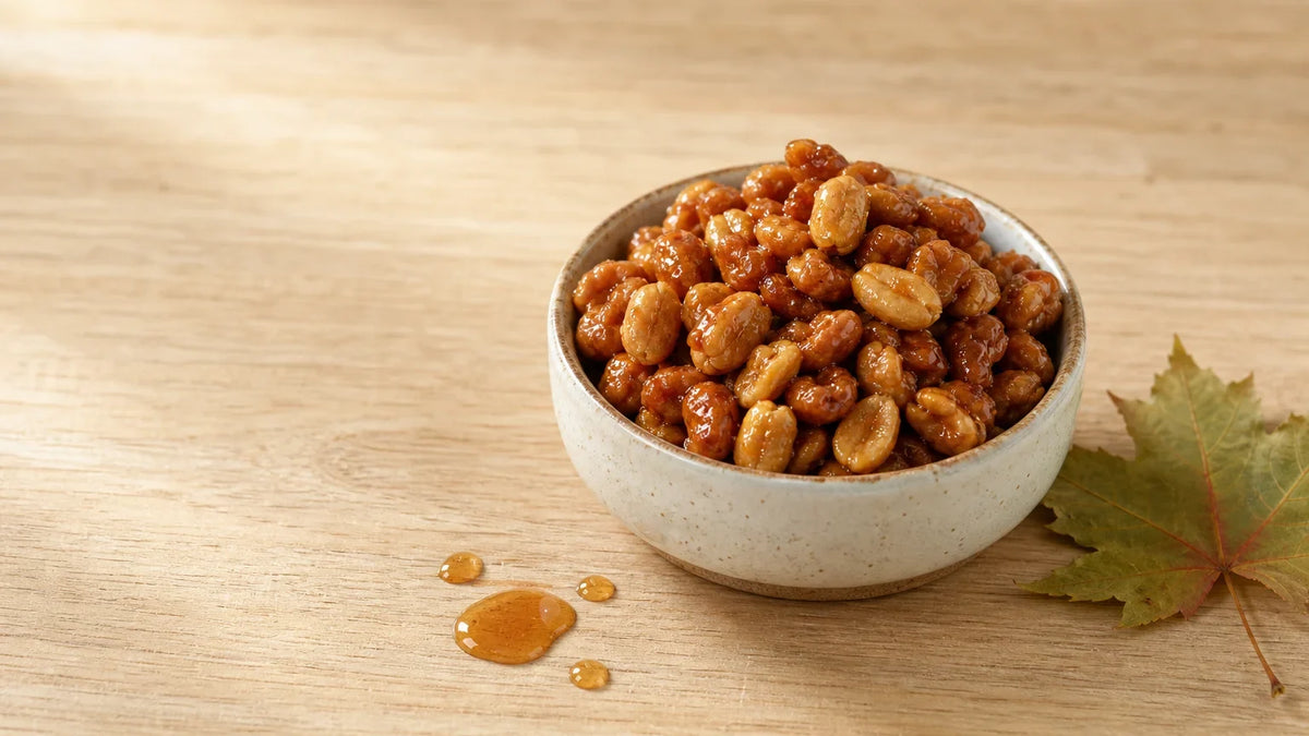 Bol de cacahuètes grillées enrobées de sirop d’érable