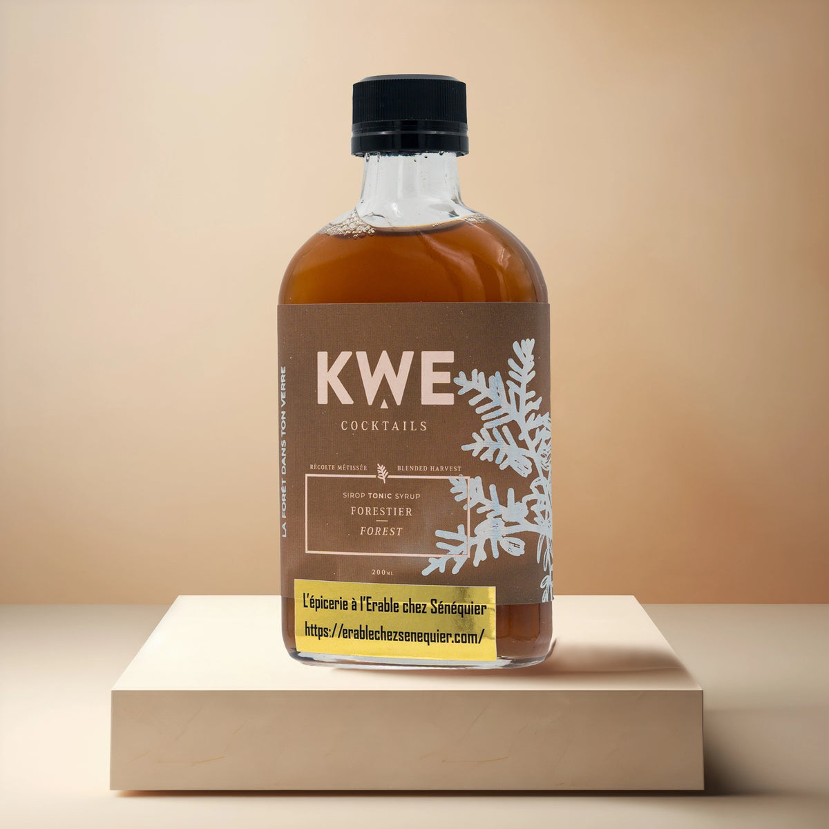 Sirop tonic artisanal Forêt Boréale pour cocktails – KWE – vue de trois quarts